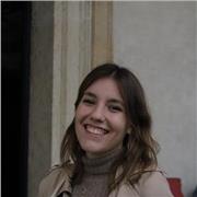 Graduada de Arquitectura y estudiante de Máster enseña materias de ciencias como matemáticas, física y dibujo técnico desde primar